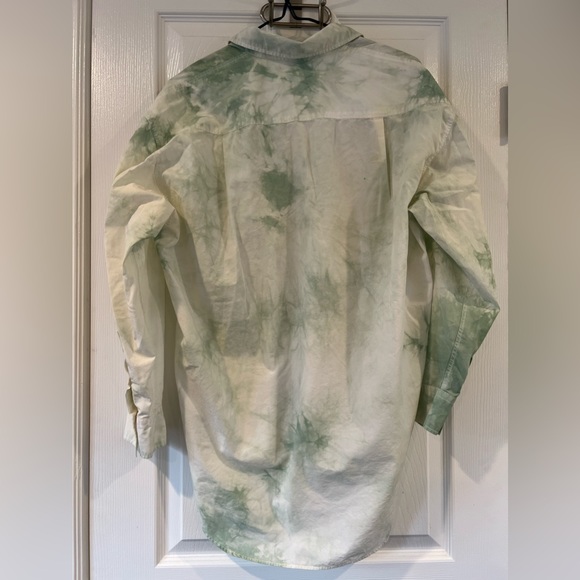 Uniqlo shirt - Picture 2 of 6